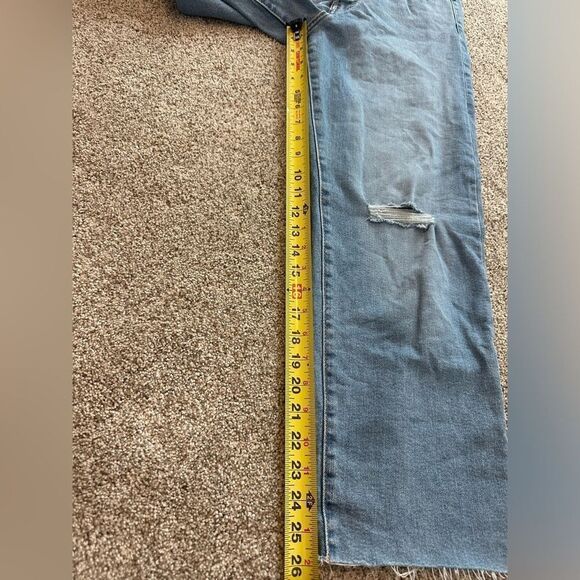 Levi’s Rib cage Straight Ankle Button Fly Light Wash Denim Jeans Size 29 Waist - Picture 7 of 9